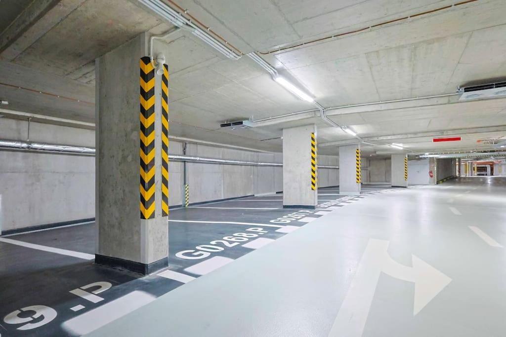 Danubius One - Spacious Apartment W Free Parking براتسيلافا المظهر الخارجي الصورة